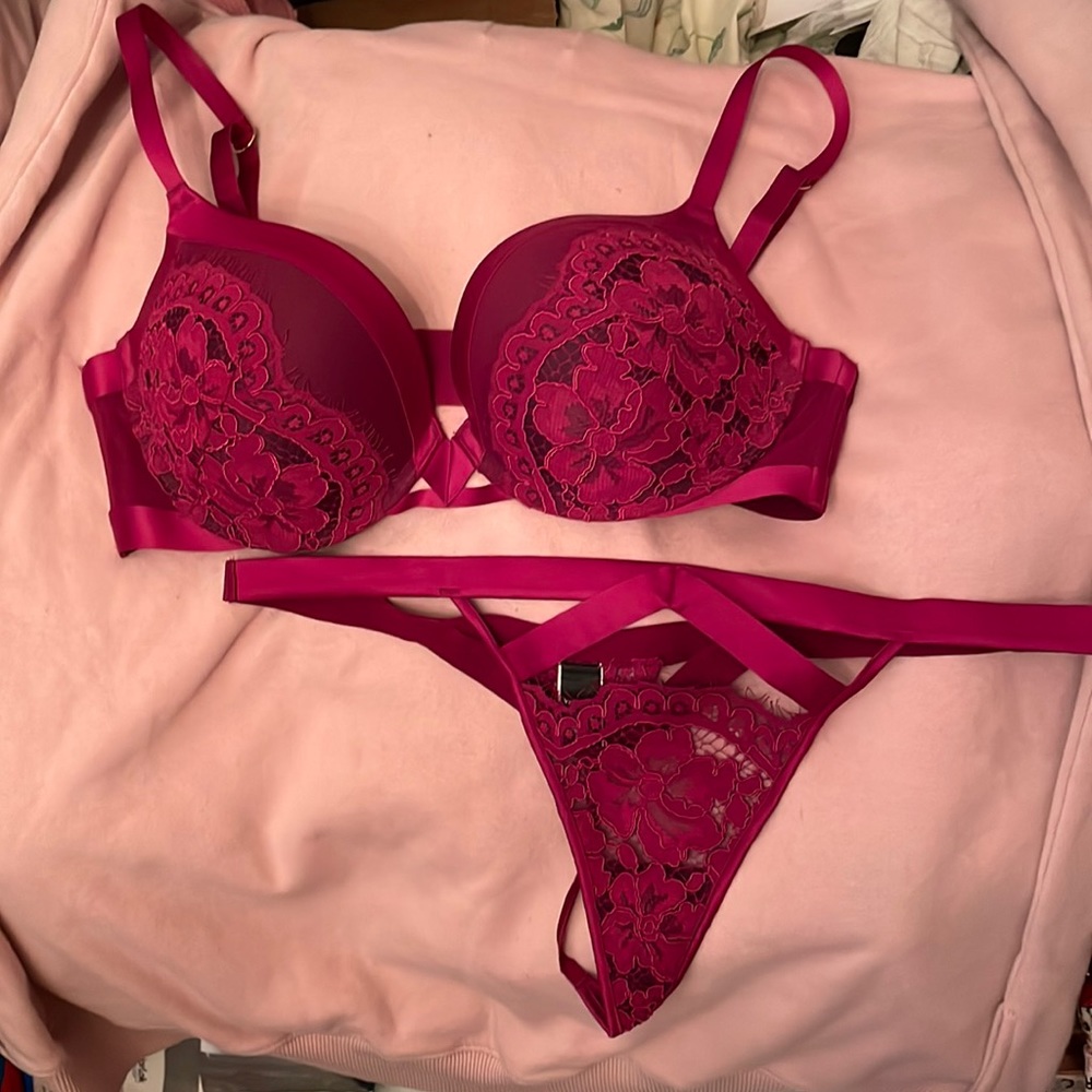 Victoria’s Secret Very Sexy Set